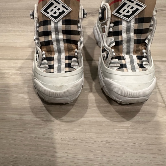 Burberry Plaid Sneakers Kids size 13 (31 UK) gently used condition - Picture 3 of 11